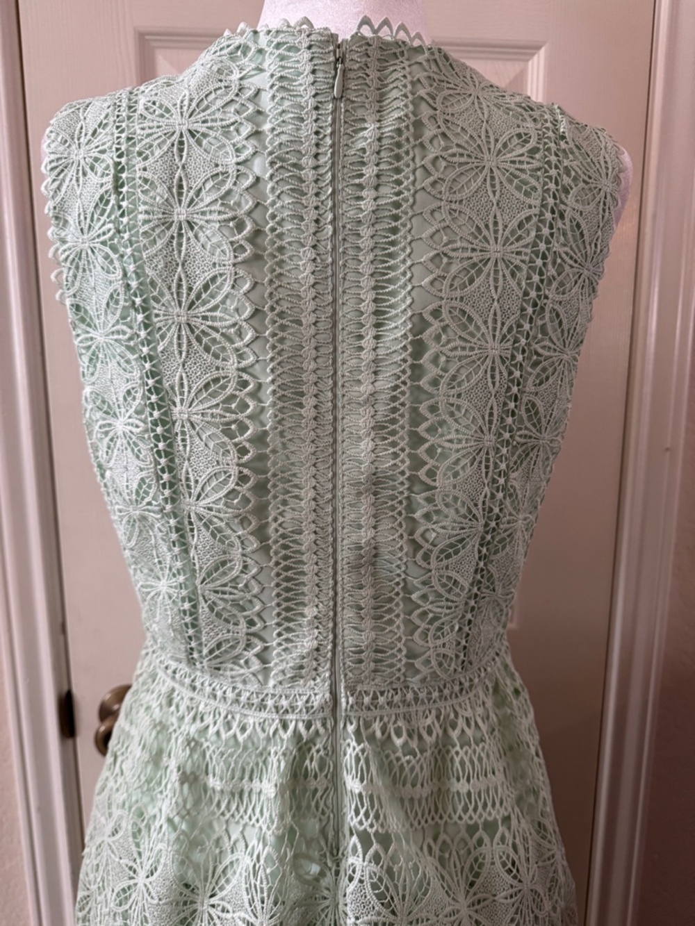 Gianni Bini Lace Dress Size 8 Mint Green Tiered Boho V-Neck - Picture 9 of 15